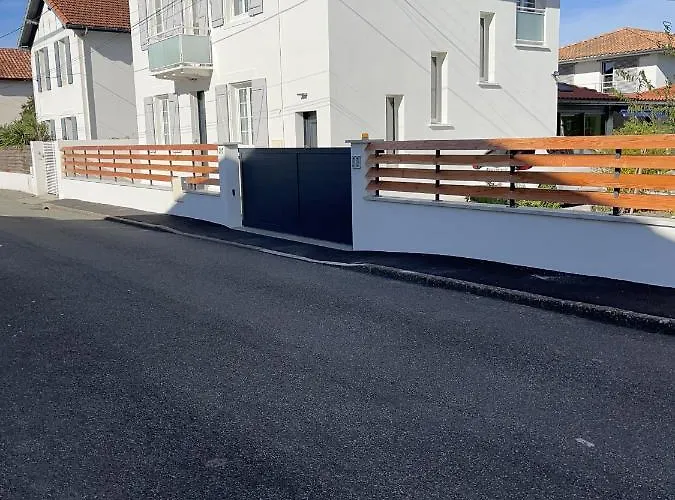 度假居 Maison Basque 比亚里茨